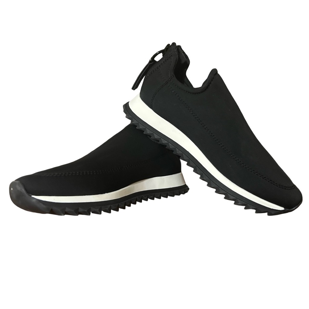 DKNY • Black Jadyn Slip-On Shoes Sneakers
